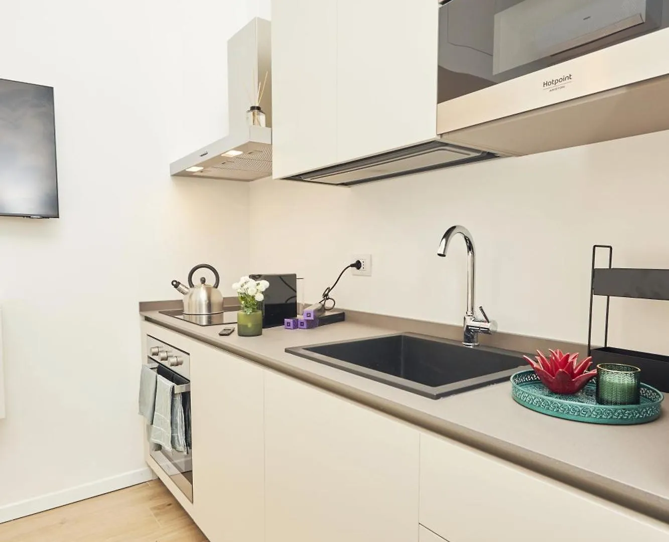 Suite Sanzio 14 - Vicino A Fiera Milano City E Stadio 0*, Milan Italy