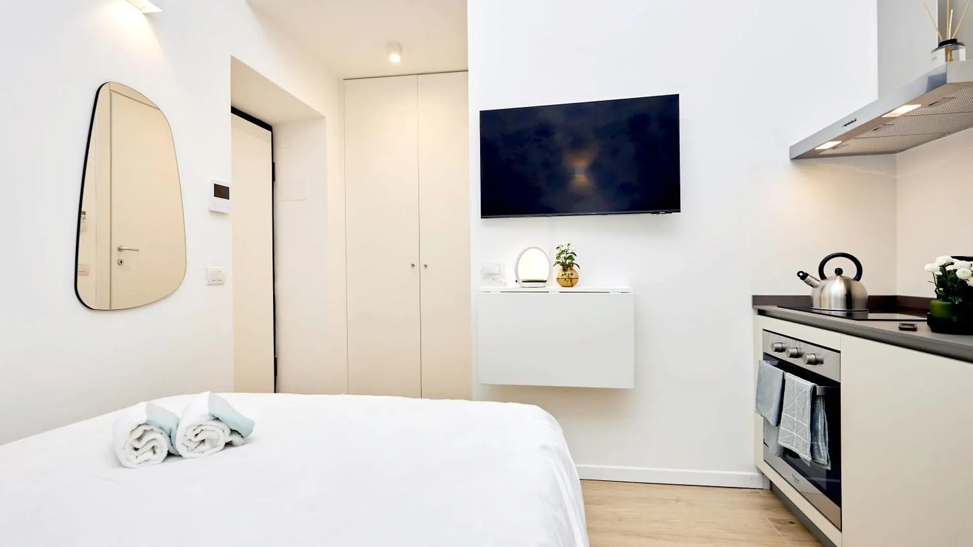 Apartment Suite Sanzio 14 - Vicino A Fiera Milano City E Stadio Italy